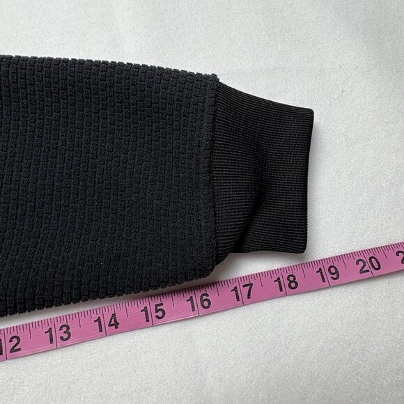 D MAGAZINE Men Pullover Textured Sweatshirt Sz L Black Embroidered Logo 22-13 - Picture 10 of 12